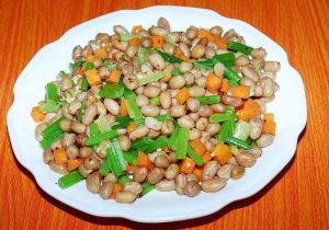 芹菜拌黃豆花生米 芹菜拌黃豆花生米
