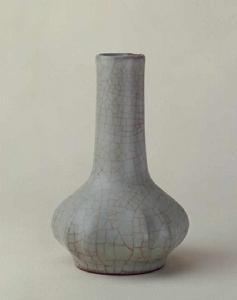 宋官窯青釉蒜頭瓶 宋官窯青釉蒜頭瓶