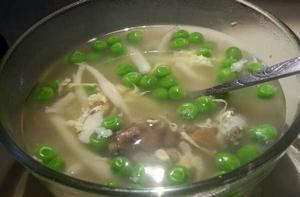 蘑菇小白菜乾貝湯 蘑菇小白菜乾貝湯