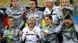 西爾維婭·奈德 西爾維婭·奈德