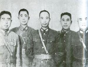 11集團軍主要將領，中間為黃杰