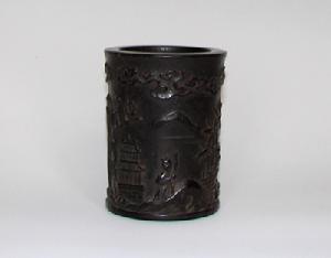 清紫檀雕花筆筒