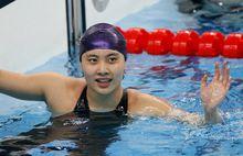 陳倩在泳池終點