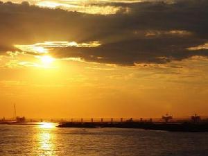 伊犁河民族文化旅遊村日落景觀