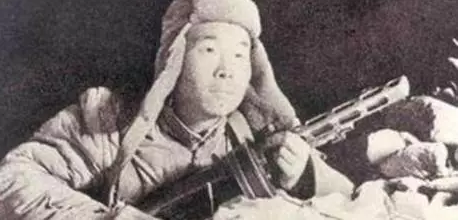 一人、一槍、三顆手雷,他在朝鮮堵截了美軍一個師! 一人、一槍、三顆手雷,他在朝鮮堵截了美軍一個師!