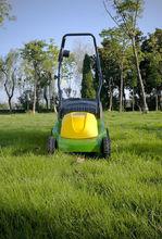 使用割草機圖片