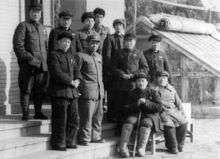 牟宜之（前排右1）與谷牧、許世友等合影