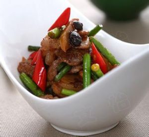 蘿蔔乾肉片炒蒜苗 蘿蔔乾肉片炒蒜苗