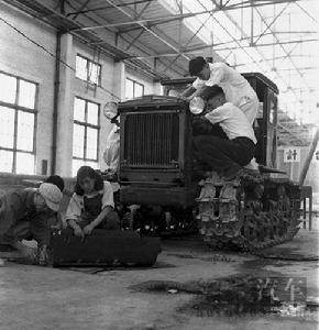 東方紅[拖拉機名稱]