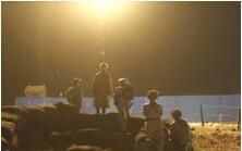 發射出的照明彈