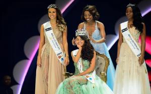 德米-莉&middot;內爾-彼得斯