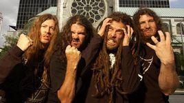 SIX FEET UNDER[美國樂隊]