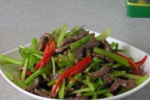 芹菜炒牛柳 芹菜炒牛柳