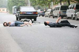 電視劇《誓不放棄》田野、任東霖劇照