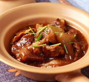 蘿蔔燜牛腩煲 蘿蔔燜牛腩煲