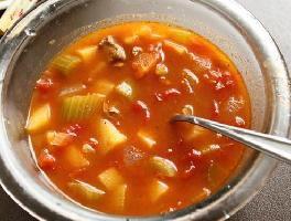 番茄芹菜洋蔥土豆牛肉湯 番茄芹菜洋蔥土豆牛肉湯