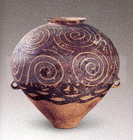 渦紋彩陶瓮 渦紋彩陶瓮
