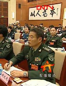 胡文龍，專業技術大校，技術三級