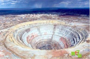 加拿大戴維克鑽石礦洞