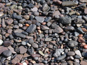 希拉西亞島海灘的礫石