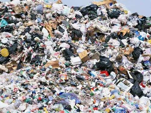 環衛工:外賣雖然方便了,但我們工作量大了幾倍 環衛工:外賣雖然方便了,但我們工作量大了幾倍