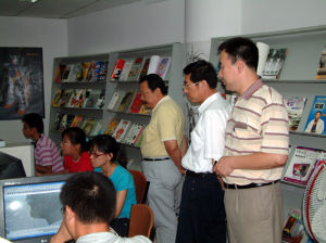 卡通片《天眼》投資方來煙考察動漫產業投資環境