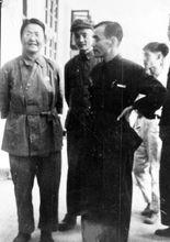1951.8.葉馥蓀陪同衛生部部長李德全視察