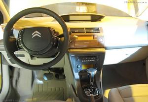 東風雪鐵龍世嘉內部空間