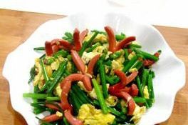 秘制脆皮腸炒韭菜苔