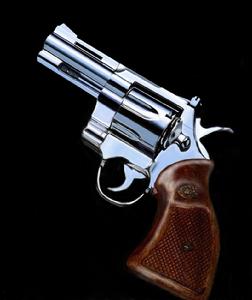 威伯利-斯科特左輪手槍