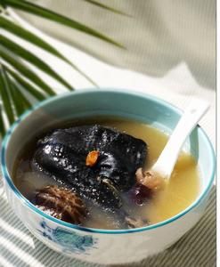 冬菇元肉烏雞湯 冬菇元肉烏雞湯