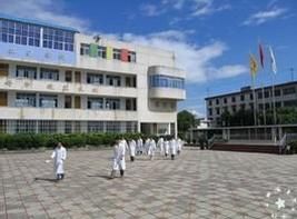雲南臨滄衛生學校 雲南臨滄衛生學校