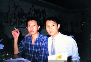 1999年10月，與著名詩人鄭單衣在廣州。