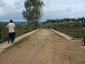 上者母革村 上者母革村