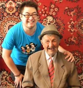 伊莎木大師(右)與新疆著名相聲演員王洋