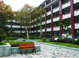 武鋼四中教學樓