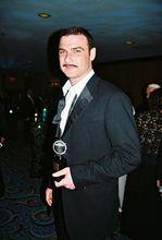 憑藉話劇《拜金一族》獲托尼獎最佳男配角獎