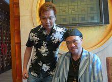 李鑫宇和藝人合影照