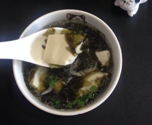 紫菜蝦米瘦肉豆腐湯