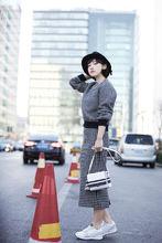 明星穿依思Q品牌街派