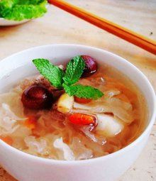 銀耳桂圓薄荷湯 銀耳桂圓薄荷湯