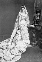 身穿婚紗的奧古斯塔·維多利亞，攝於1881年