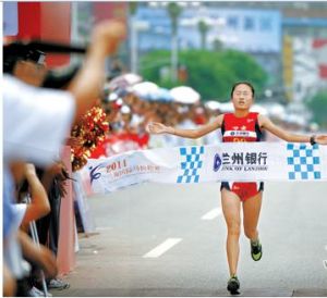 選手賈超風奪得全程馬拉松賽女子組冠軍