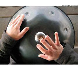 hang[一個類似UFO的金屬樂器]