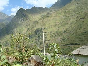 抗魯村通電設施