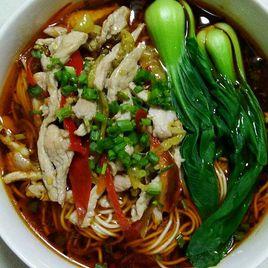 酸辣肉絲麵 酸辣肉絲麵