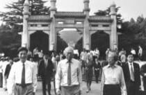 李光耀拜謁中山陵