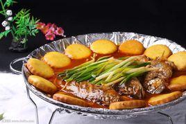 鐵鍋貼餅子燉魚 鐵鍋貼餅子燉魚