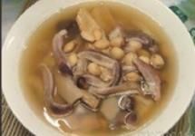 腐竹蓮子豬肚湯 腐竹蓮子豬肚湯
