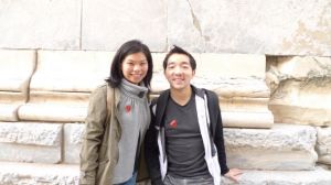 美國團購聚合網站8coupons創始人苑文璽(右)與黃蘭笛(左)